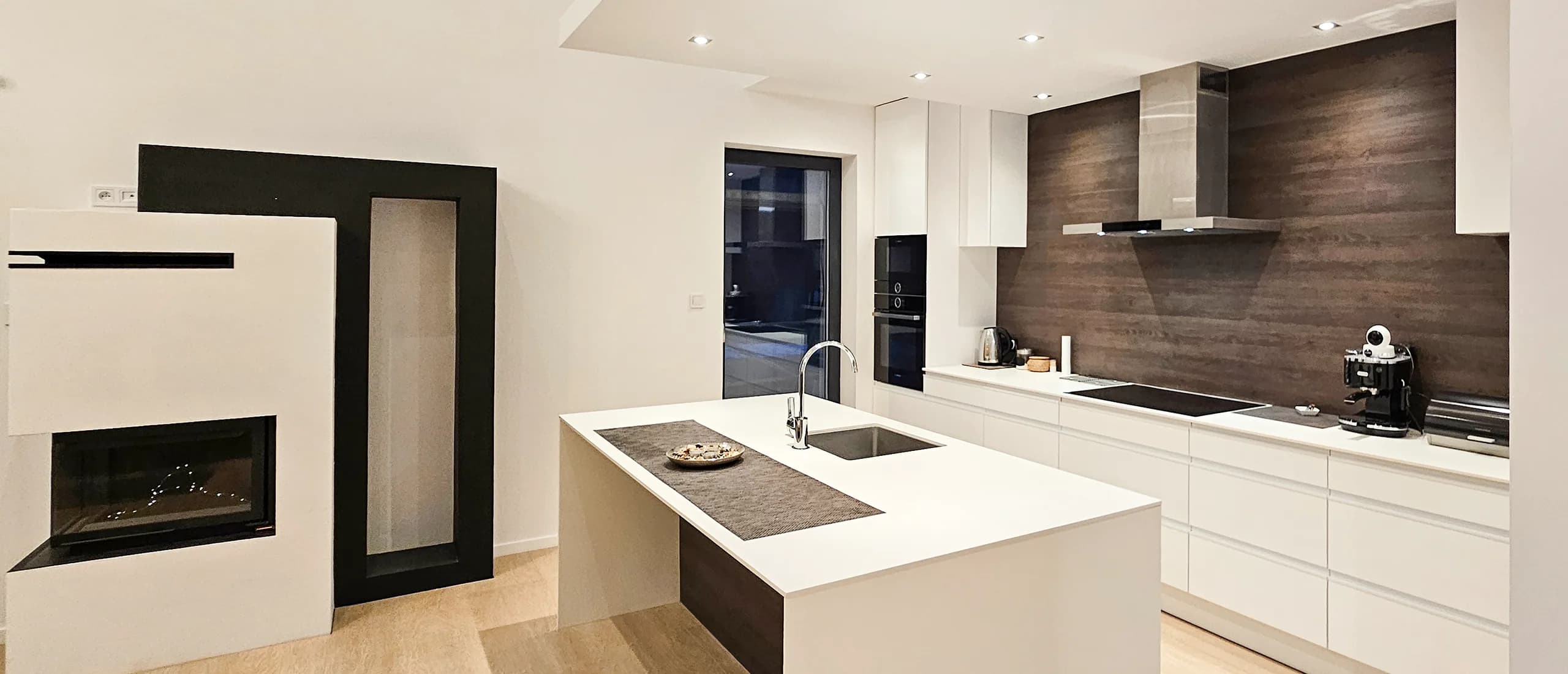 Rekonstruovaný interiér bytu s novou kuchyní